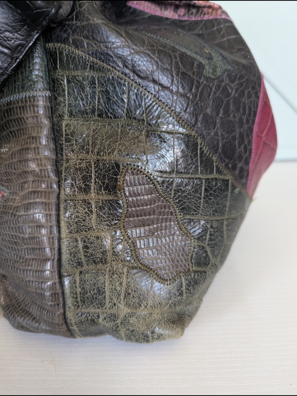 Vintage 1980s Sharif bucket bag. It features a distinctive multicolored patchwo - Picture 7 of 14